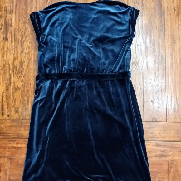 TOMMY HILFIGER Women's Velvet Wrap Dress. Plus Size 18W - Picture 4 of 6